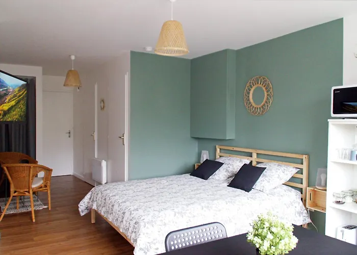 בית נופש La Des 53 לה-רוש-סור-יון